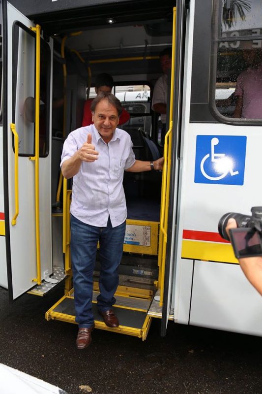 Empresa Transduarte apresenta novos ônibus aos catalanos e ao prefeito Adib  Elias – Maysa Abrão